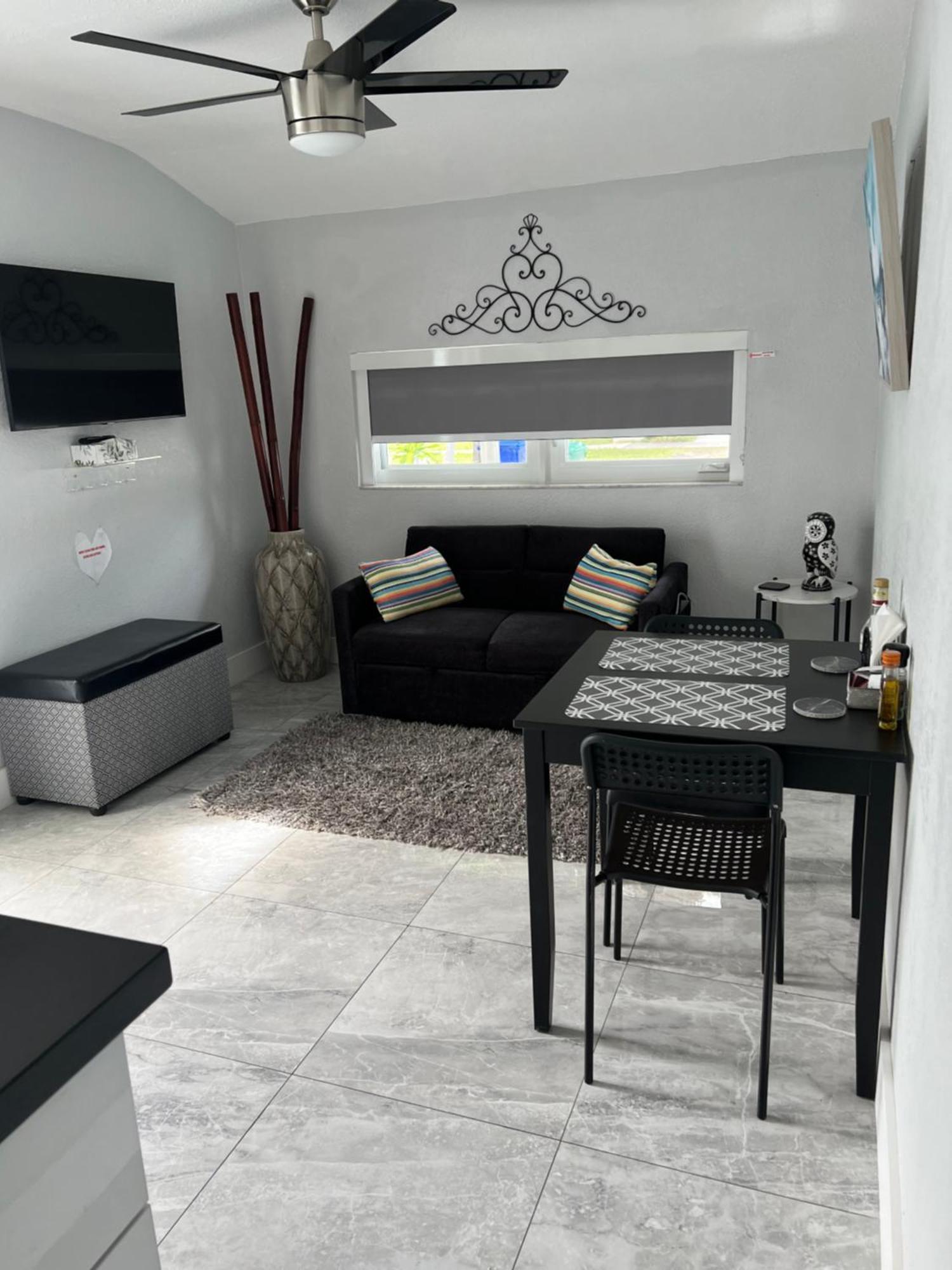 Little Gables Studio-Your Miami Escape-10Min Airport Buitenkant foto