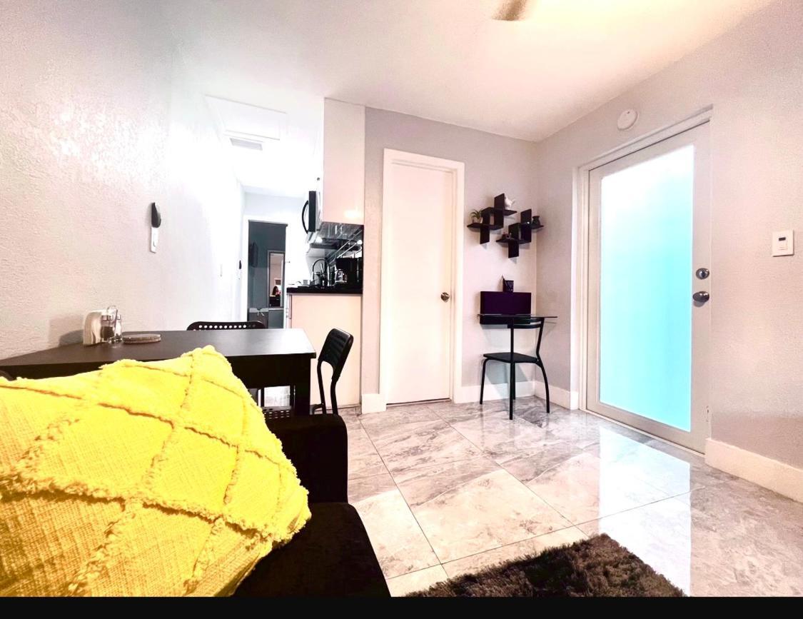 Little Gables Studio-Your Miami Escape-10Min Airport Buitenkant foto